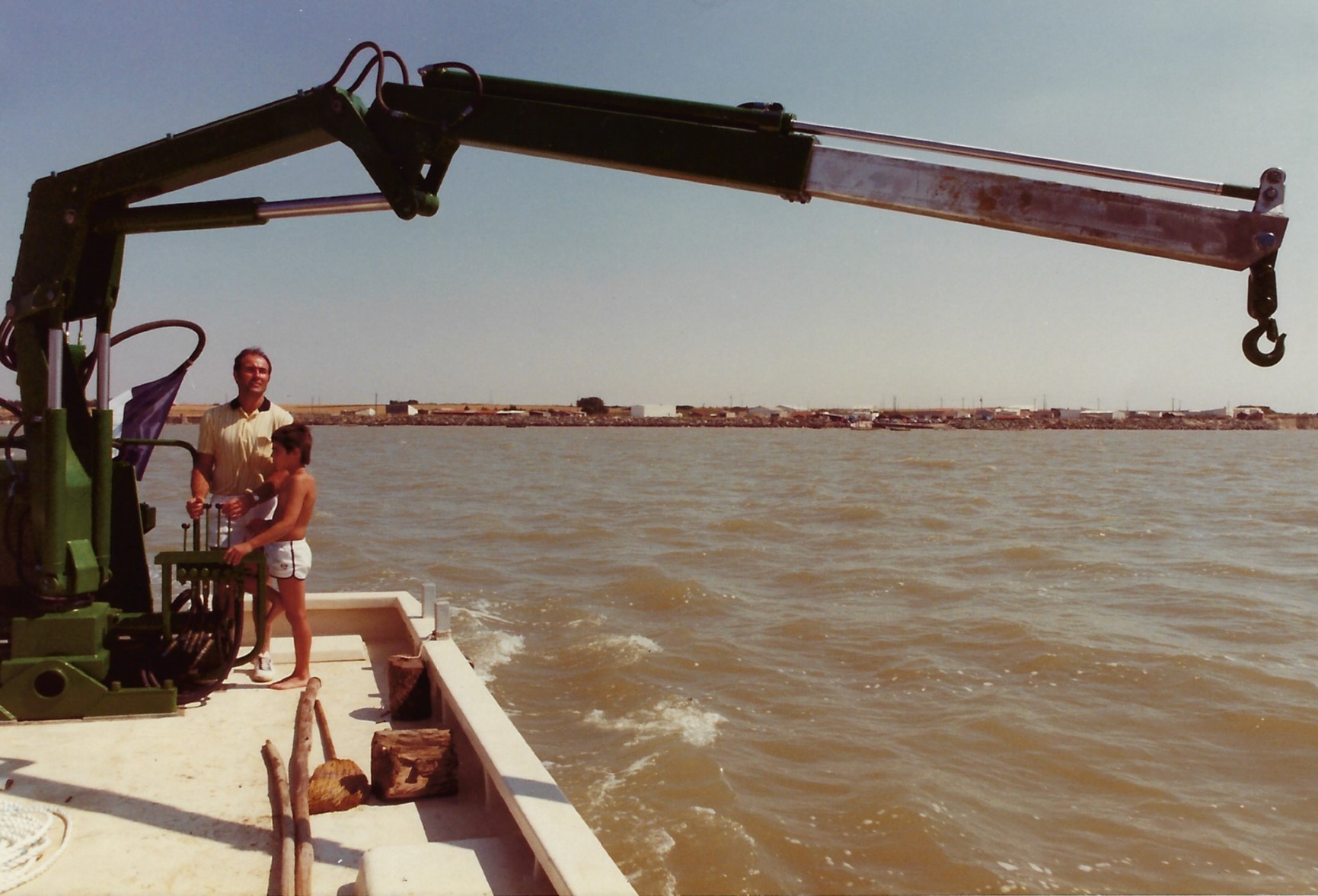 Père et fils - apparition de la première grue en 1981